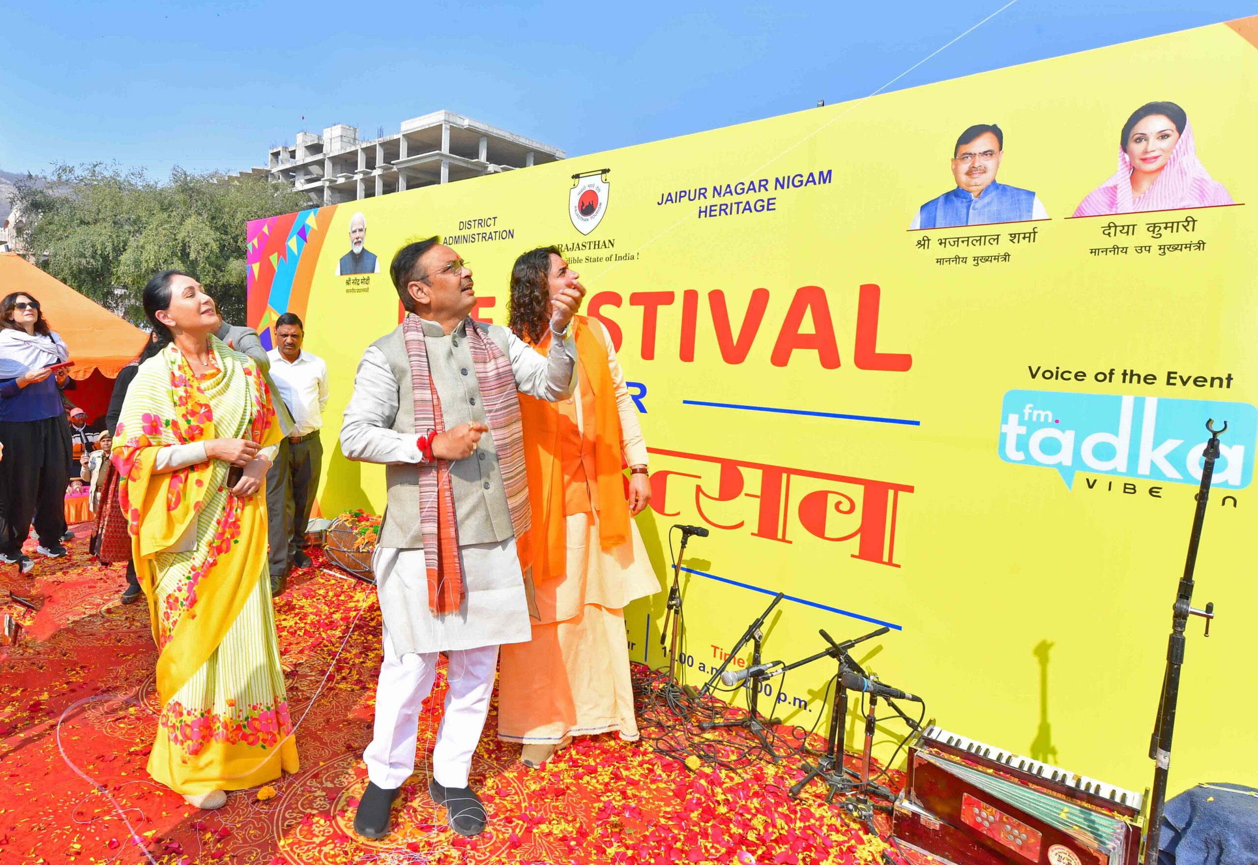 मुख्यमंत्री भजनलाल शर्मा ने जयपुर में पतंग उड़ाकर मकर संक्रांति मनाई